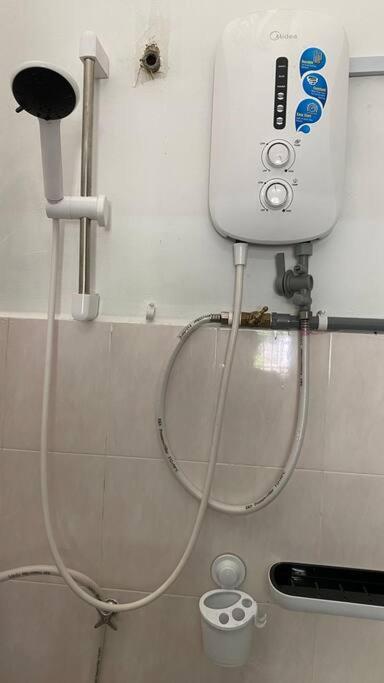 Homestay Delisha Parit Raja Uthm 외부 사진